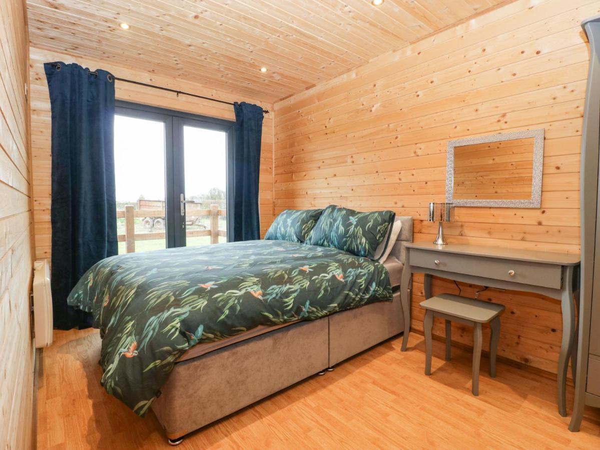 The Lodge At Crossroads Farm Bridgwater Bagian luar foto