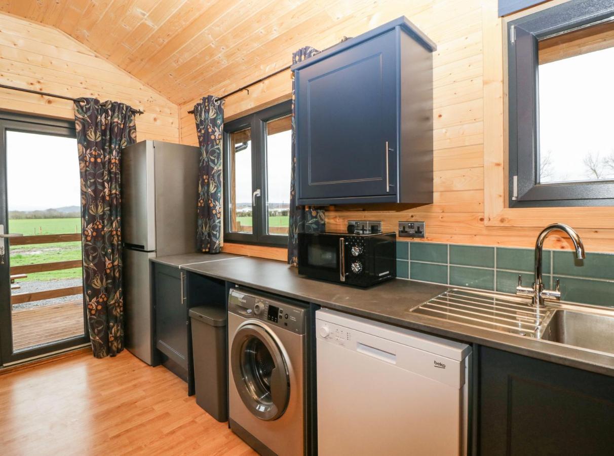 The Lodge At Crossroads Farm Bridgwater Bagian luar foto