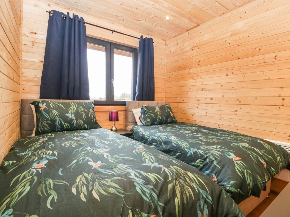 The Lodge At Crossroads Farm Bridgwater Bagian luar foto
