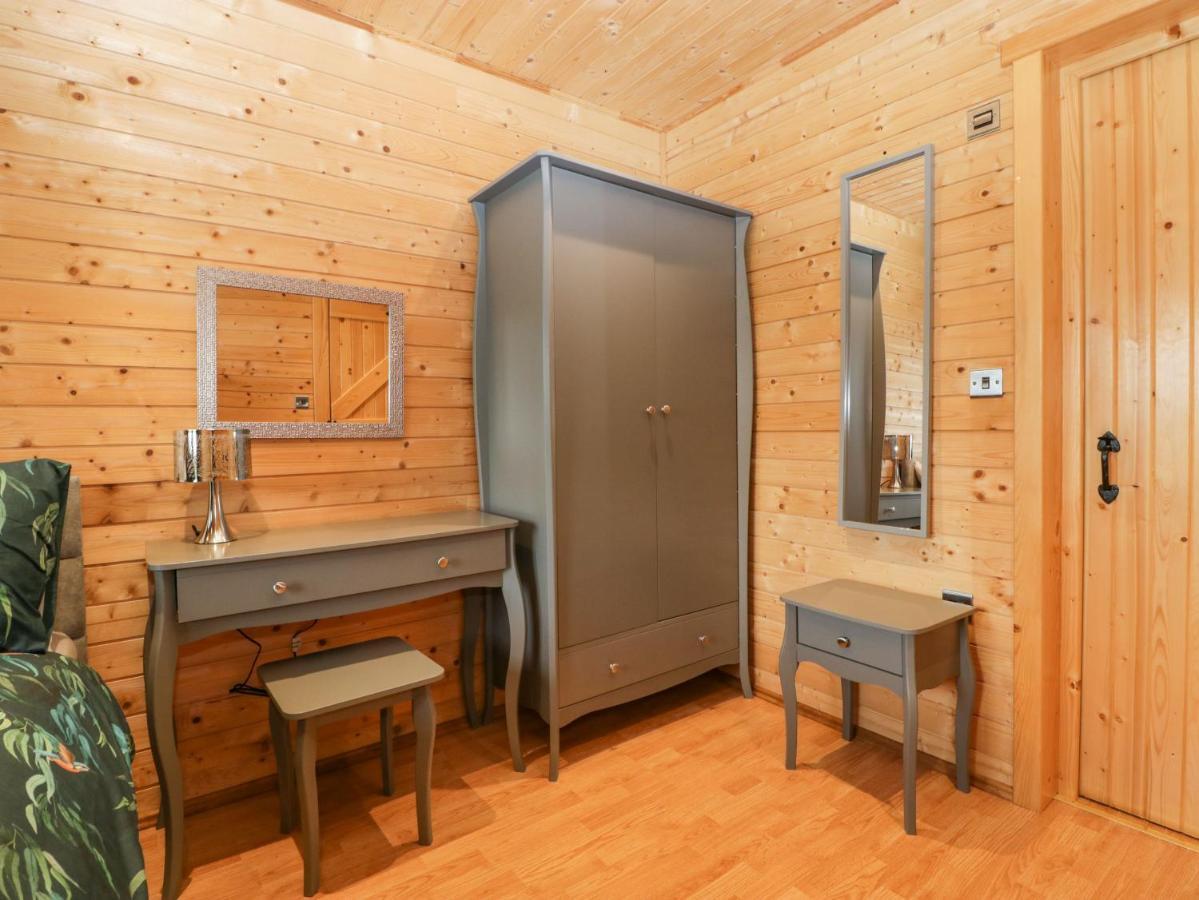 The Lodge At Crossroads Farm Bridgwater Bagian luar foto