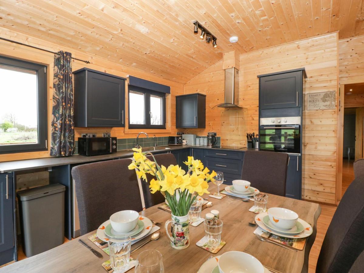 The Lodge At Crossroads Farm Bridgwater Bagian luar foto